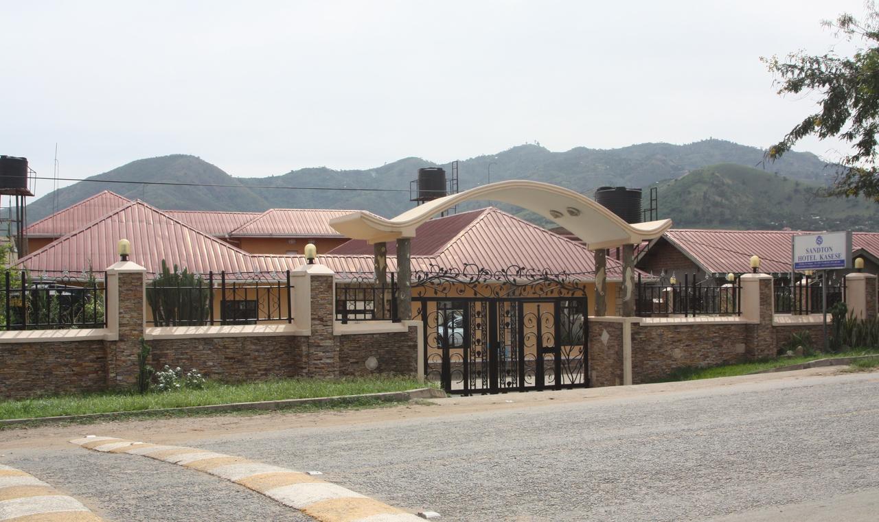 Sandton Hotel Kasese Exterior foto